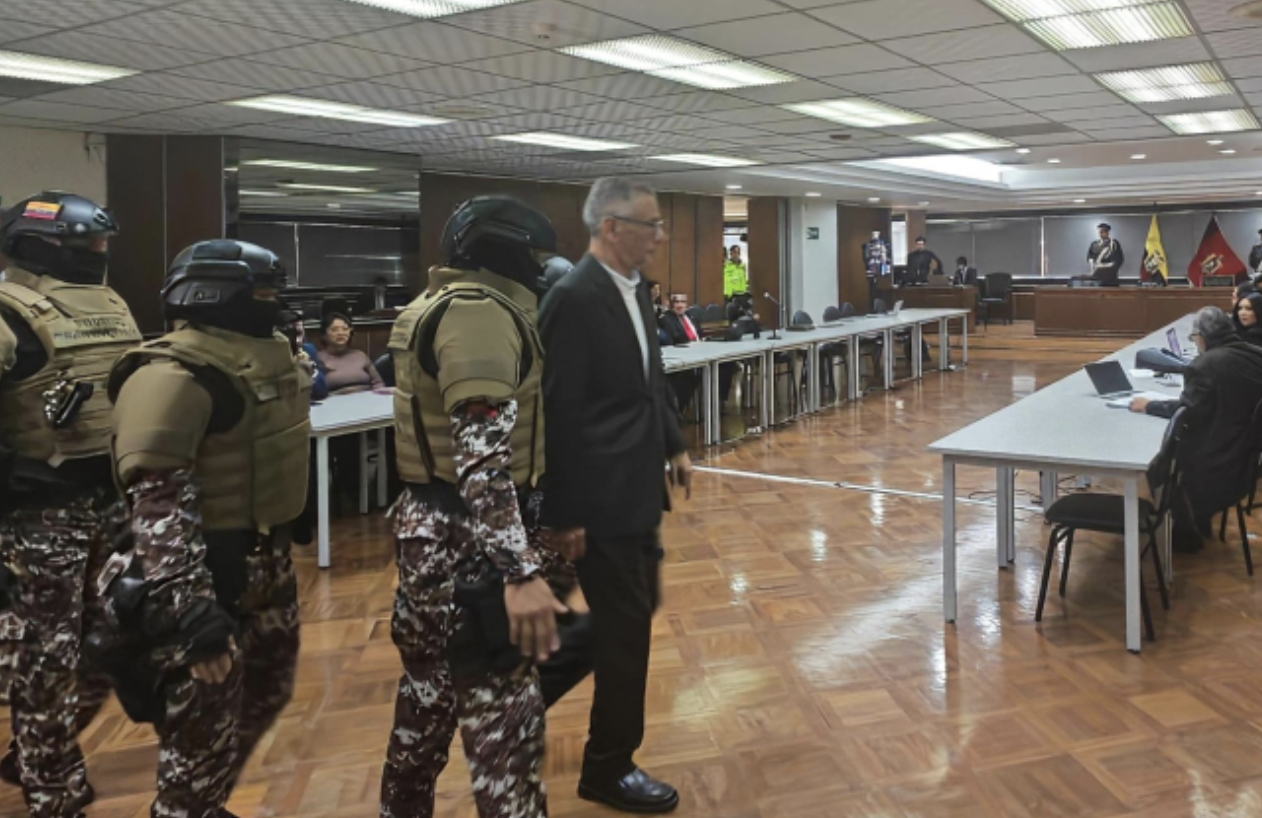Jorge Glas y Carlos Bernal sentenciados a 13 años de cárcel por peculado